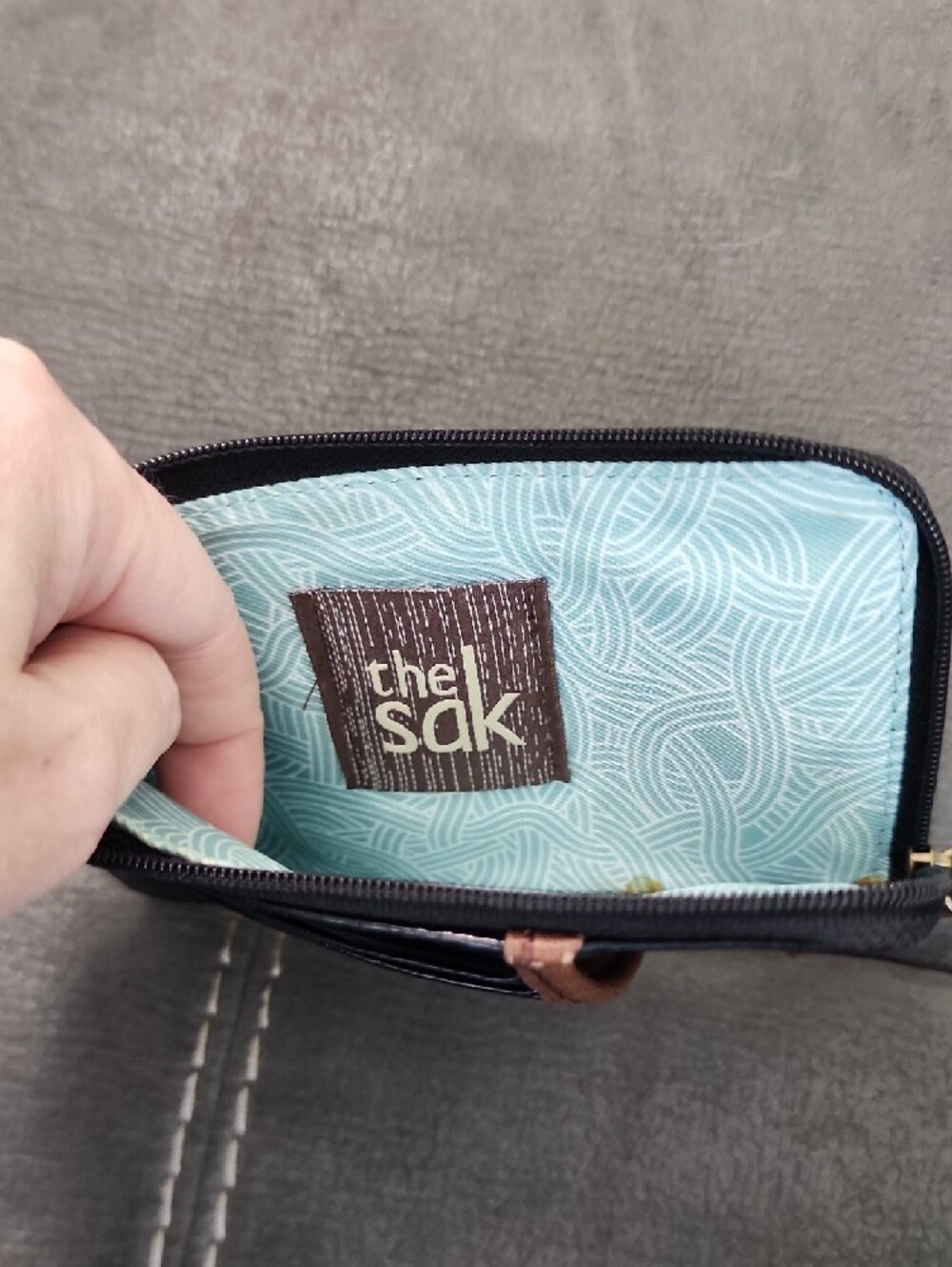 The Sak Black Leather Zip Card Holder Wallet ID Case Keychain Pouch - Picture 3 of 3